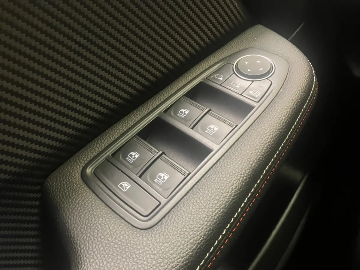 1.6 E-Tech Hybrid 140 R.S. Line | RS| LED | Camera | Navigatie | Trekhaak | Eerste eigenaar |