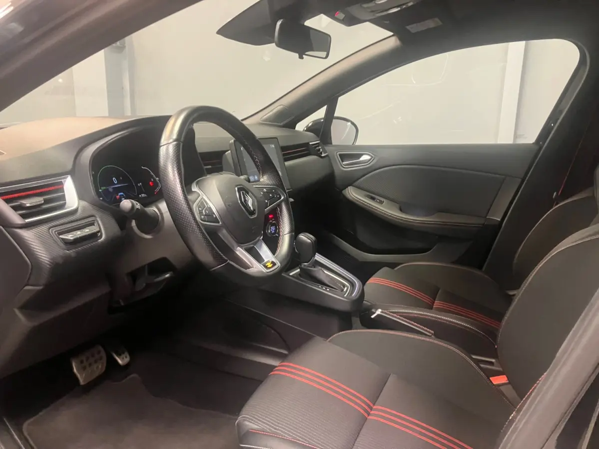 1.6 E-Tech Hybrid 140 R.S. Line | RS| LED | Camera | Navigatie | Trekhaak | Eerste eigenaar |