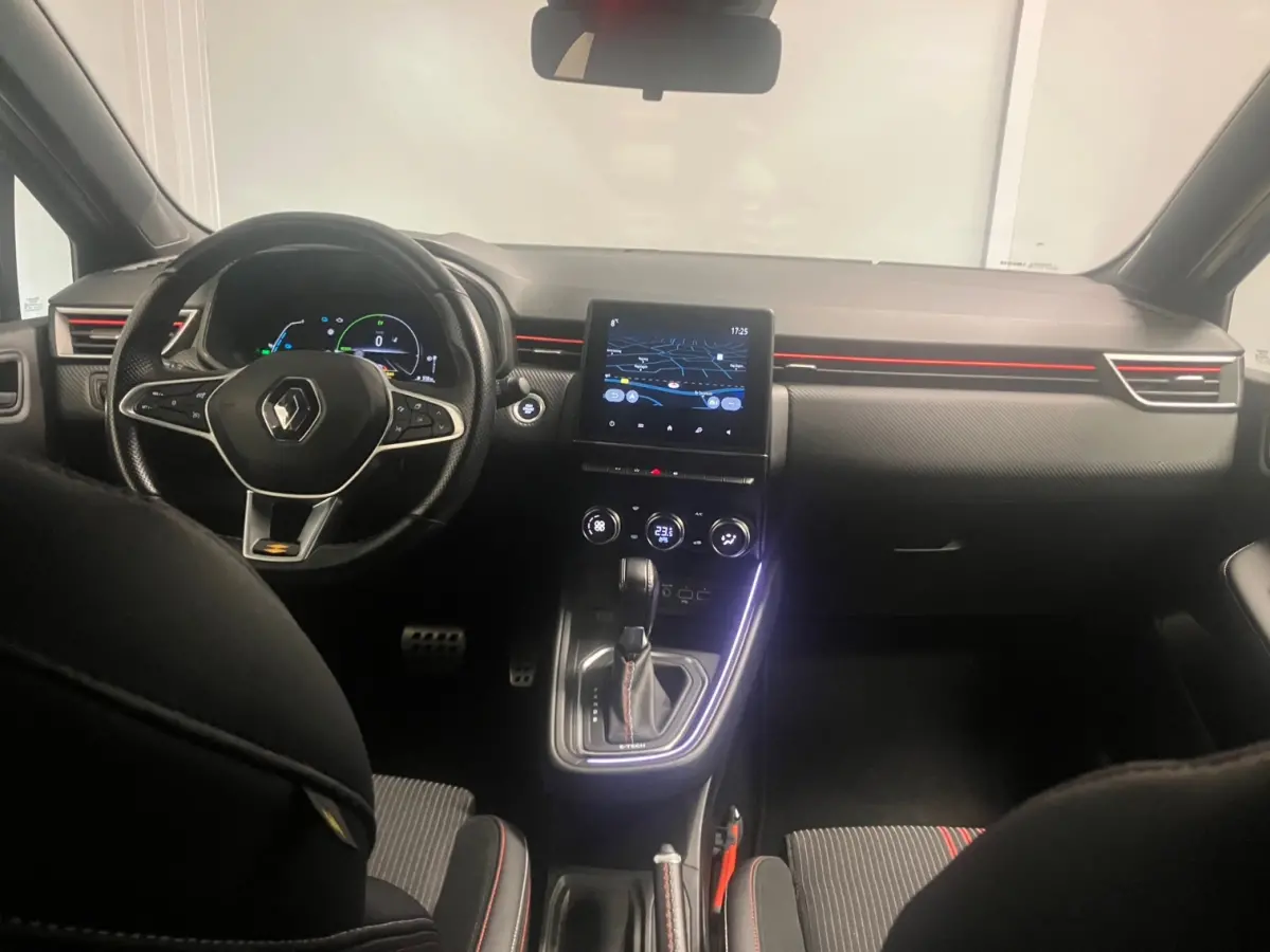 1.6 E-Tech Hybrid 140 R.S. Line | RS| LED | Camera | Navigatie | Trekhaak | Eerste eigenaar |