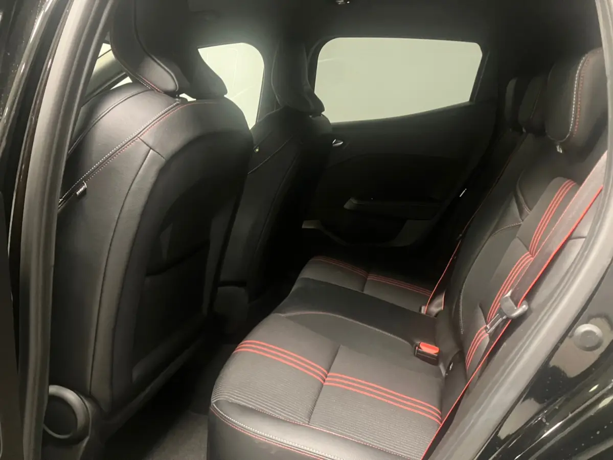 1.6 E-Tech Hybrid 140 R.S. Line | RS| LED | Camera | Navigatie | Trekhaak | Eerste eigenaar |