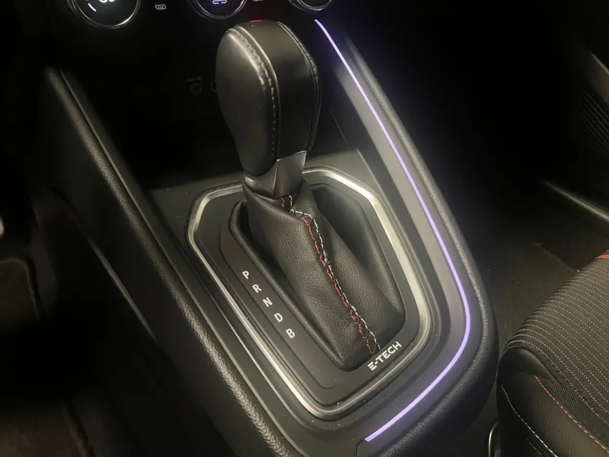 1.6 E-Tech Hybrid 140 R.S. Line | RS| LED | Camera | Navigatie | Trekhaak | Eerste eigenaar |