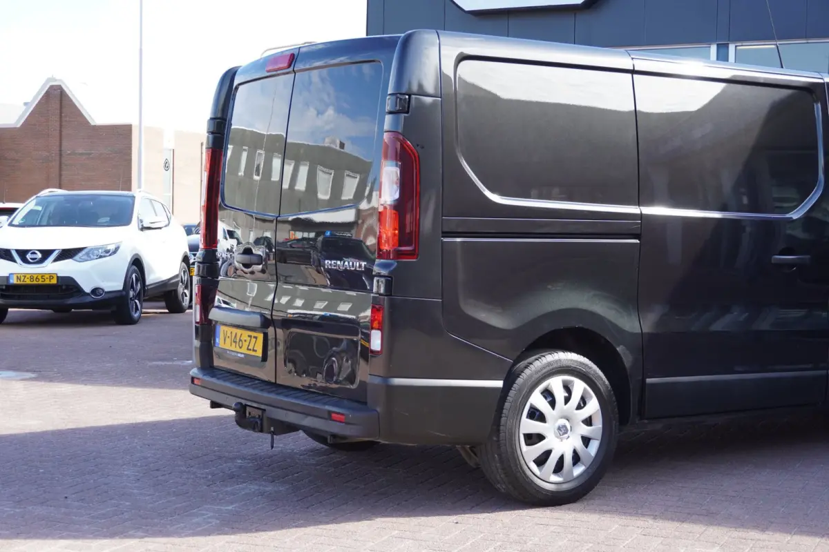 1.6 dCi T27 L1H1 Work Edition Energy | 3 Zitter | 95.000KM | Airco | Navigatie | Zwart | 2019 | Inruil mogelijk