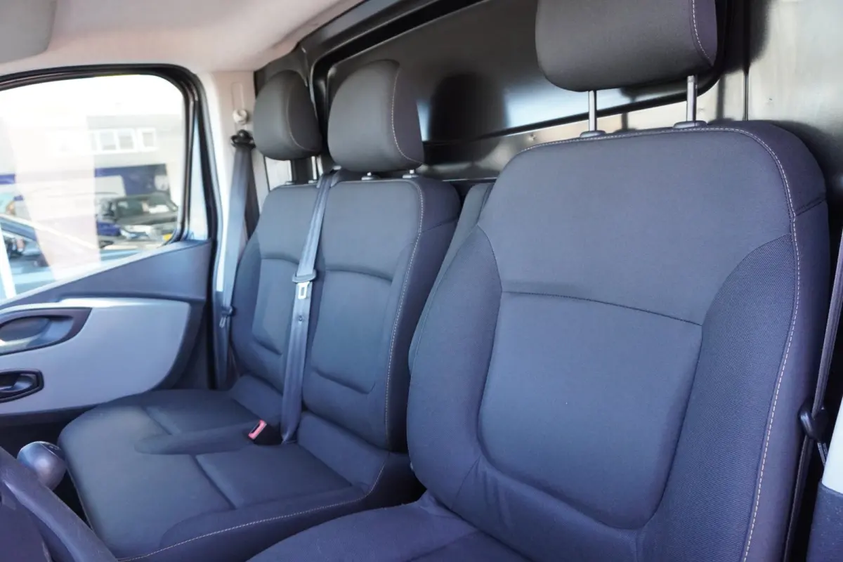 1.6 dCi T27 L1H1 Work Edition Energy | 3 Zitter | 95.000KM | Airco | Navigatie | Zwart | 2019 | Inruil mogelijk