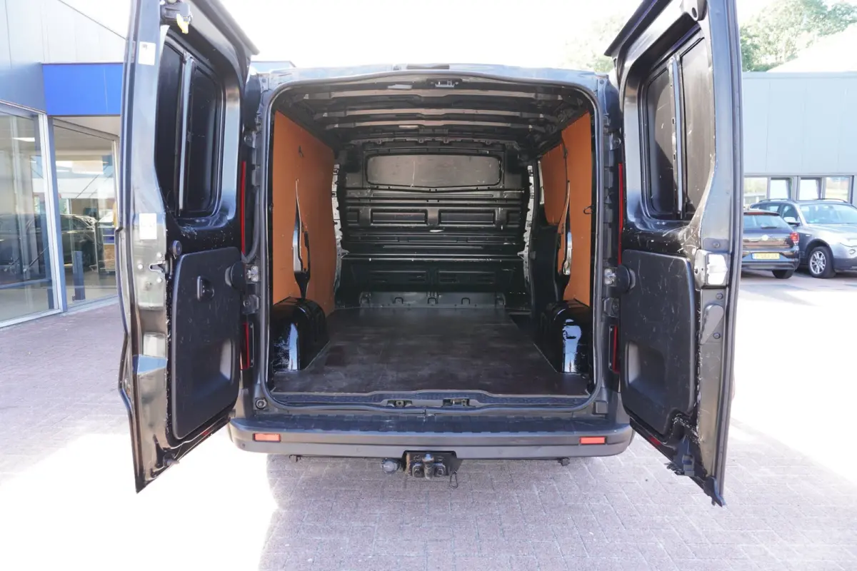 1.6 dCi T27 L1H1 Work Edition Energy | 3 Zitter | 95.000KM | Airco | Navigatie | Zwart | 2019 | Inruil mogelijk
