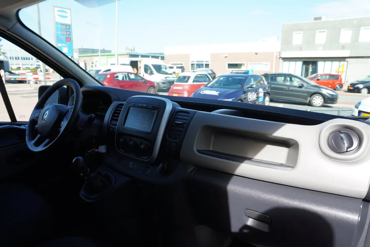 1.6 dCi T27 L1H1 Work Edition Energy | 3 Zitter | 95.000KM | Airco | Navigatie | Zwart | 2019 | Inruil mogelijk