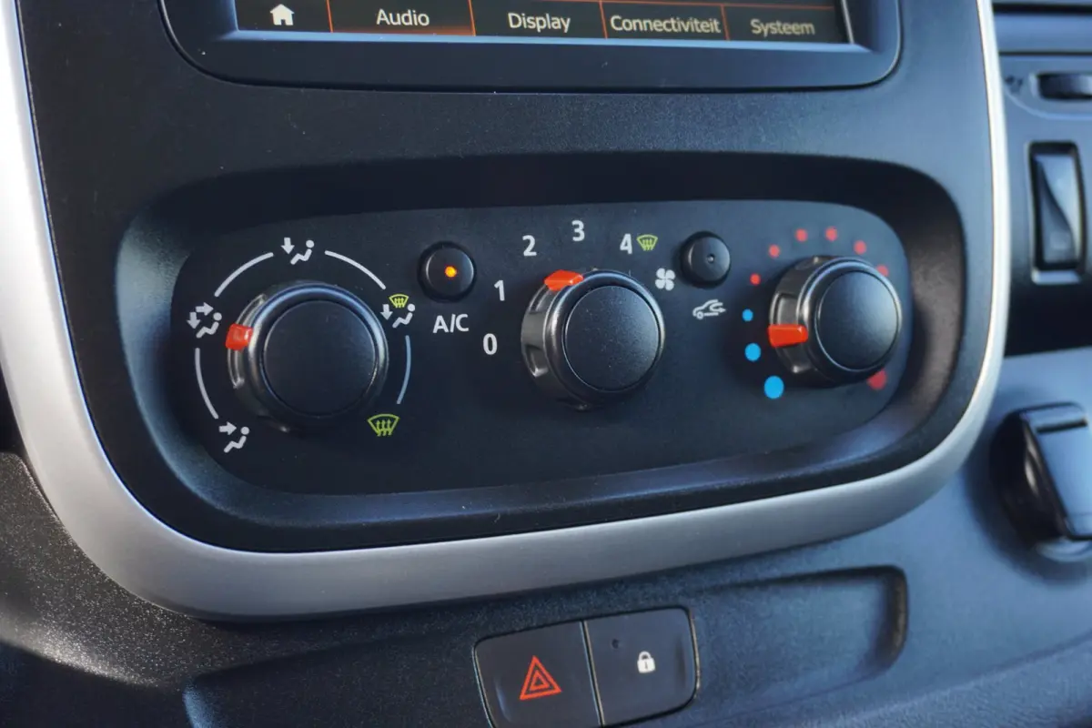 1.6 dCi T27 L1H1 Work Edition Energy | 3 Zitter | 95.000KM | Airco | Navigatie | Zwart | 2019 | Inruil mogelijk