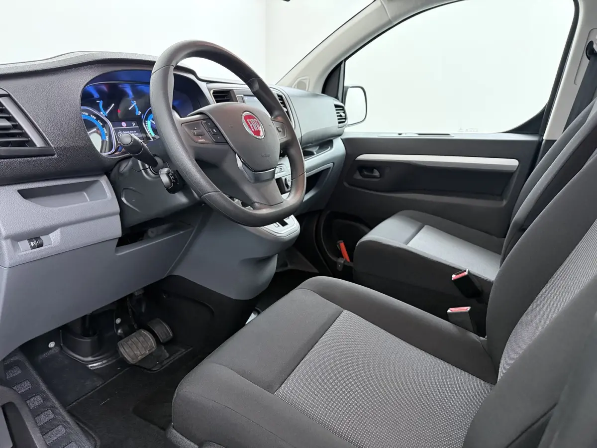 e-Scudo L3H1 50kWh BLACK EDITION | Achterdeuren met ruiten | Airco | Metaalkleur