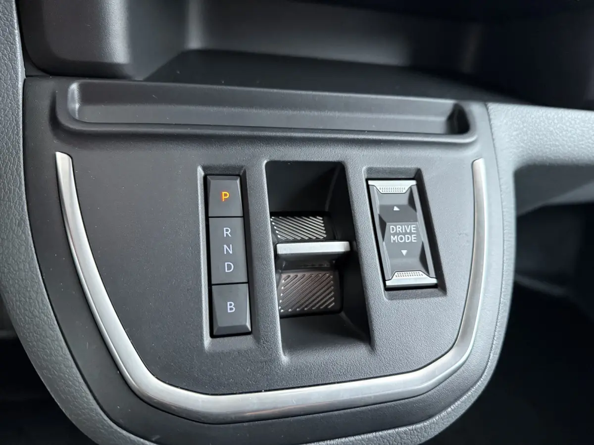 e-Scudo L3H1 50kWh BLACK EDITION | Achterdeuren met ruiten | Airco | Metaalkleur