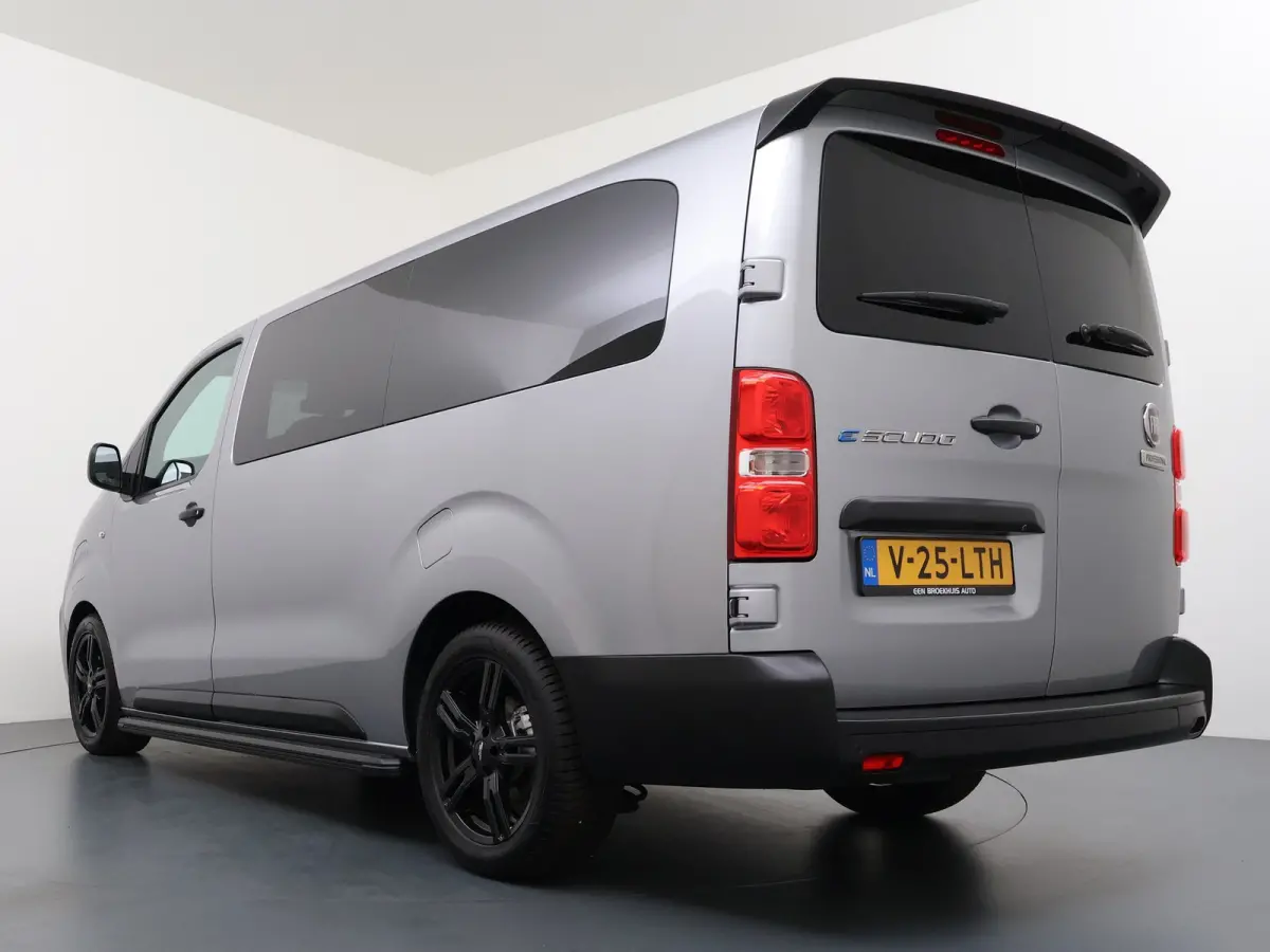 e-Scudo L3H1 50kWh BLACK EDITION | Achterdeuren met ruiten | Airco | Metaalkleur