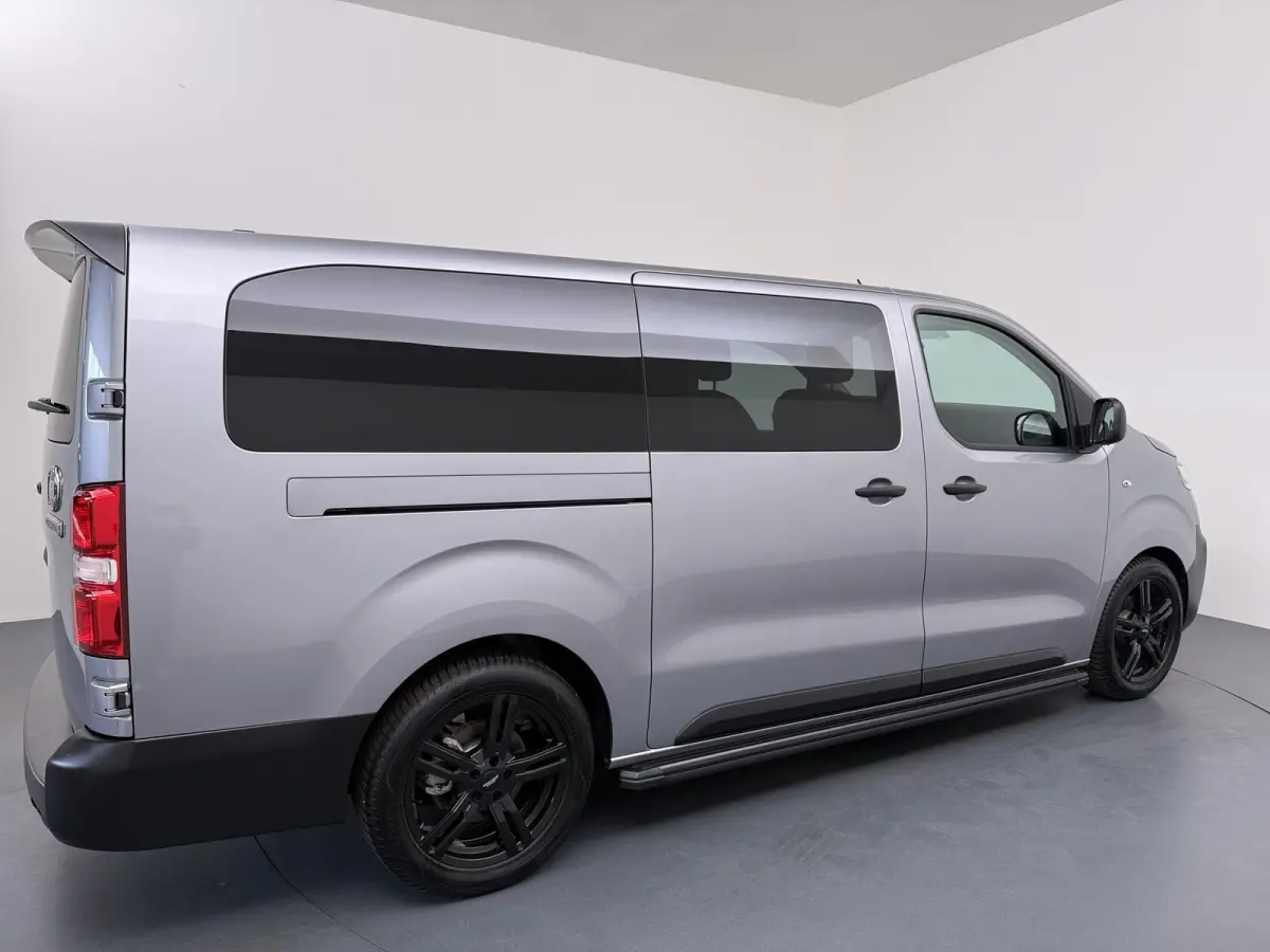 e-Scudo L3H1 50kWh BLACK EDITION | Achterdeuren met ruiten | Airco | Metaalkleur