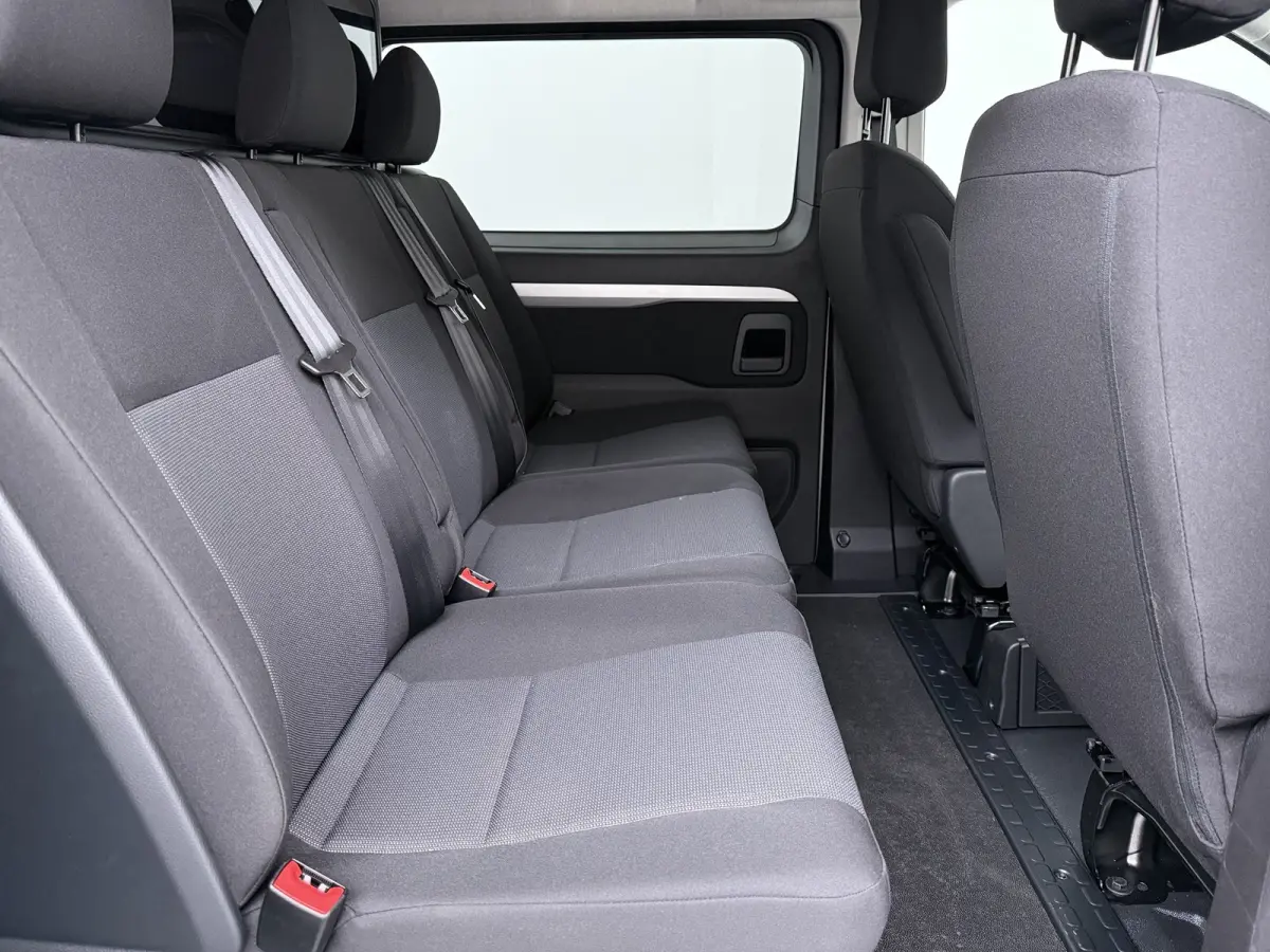e-Scudo L3H1 50kWh BLACK EDITION | Achterdeuren met ruiten | Airco | Metaalkleur