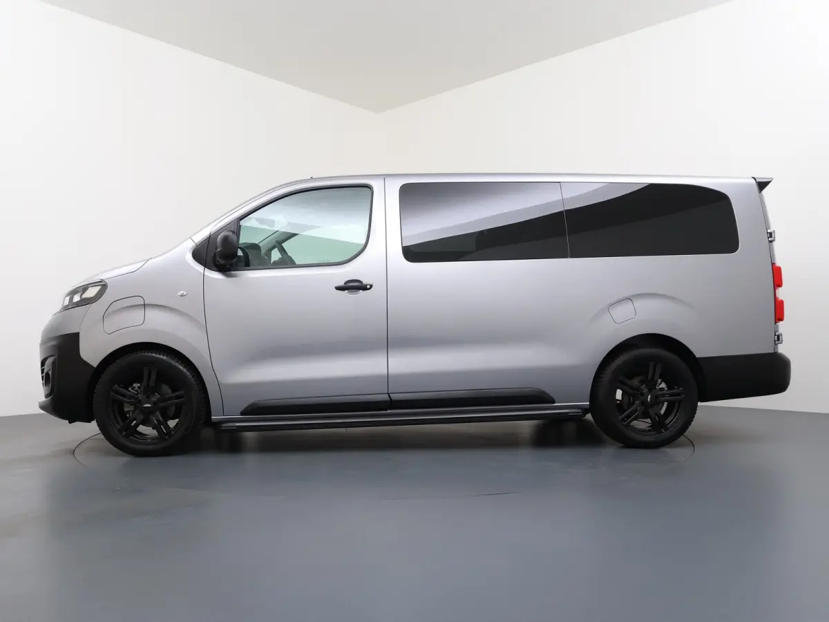 e-Scudo L3H1 50kWh BLACK EDITION | Achterdeuren met ruiten | Airco | Metaalkleur