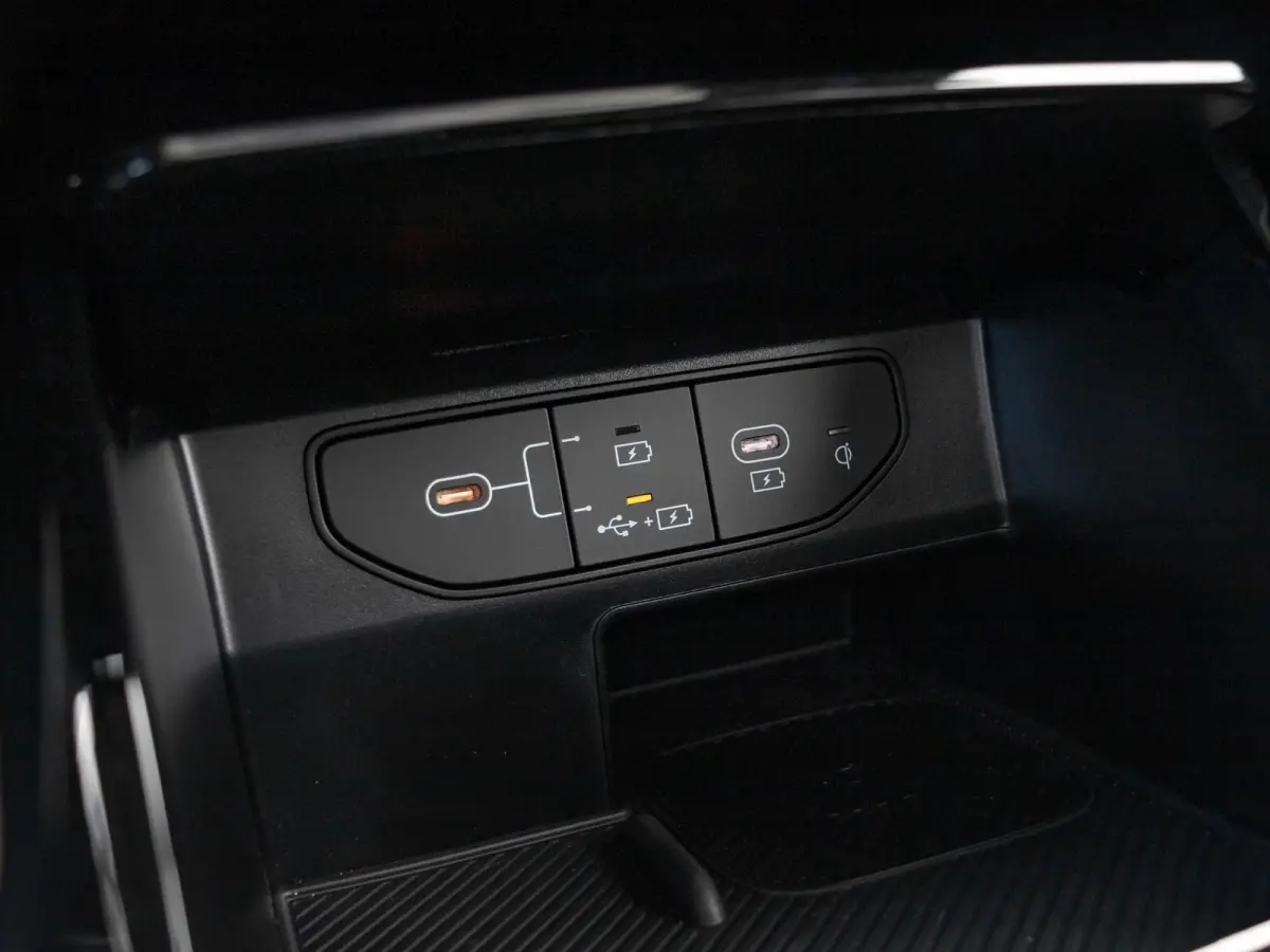 1.6 T-GDi Plug-in Hybrid 4WD DynamicPlusLine 7p | Actieprijs* | Bose | Schuifkanteldak | ZOMERDEAL | Navi. | Clima. | Adapt. Cruise. | Dodehoekassistentie | Panodak | Stoel&Stuur Verwarming