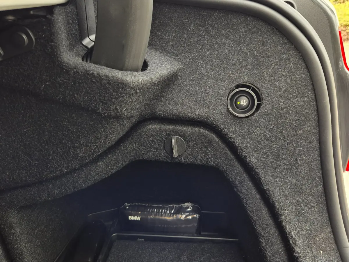 320i Sport Ed Pano CarPlay H&K virtual dash GR Navi Elk. Trekhaak Camera Dode Hoek waarschuwing 19inch M Velgen
