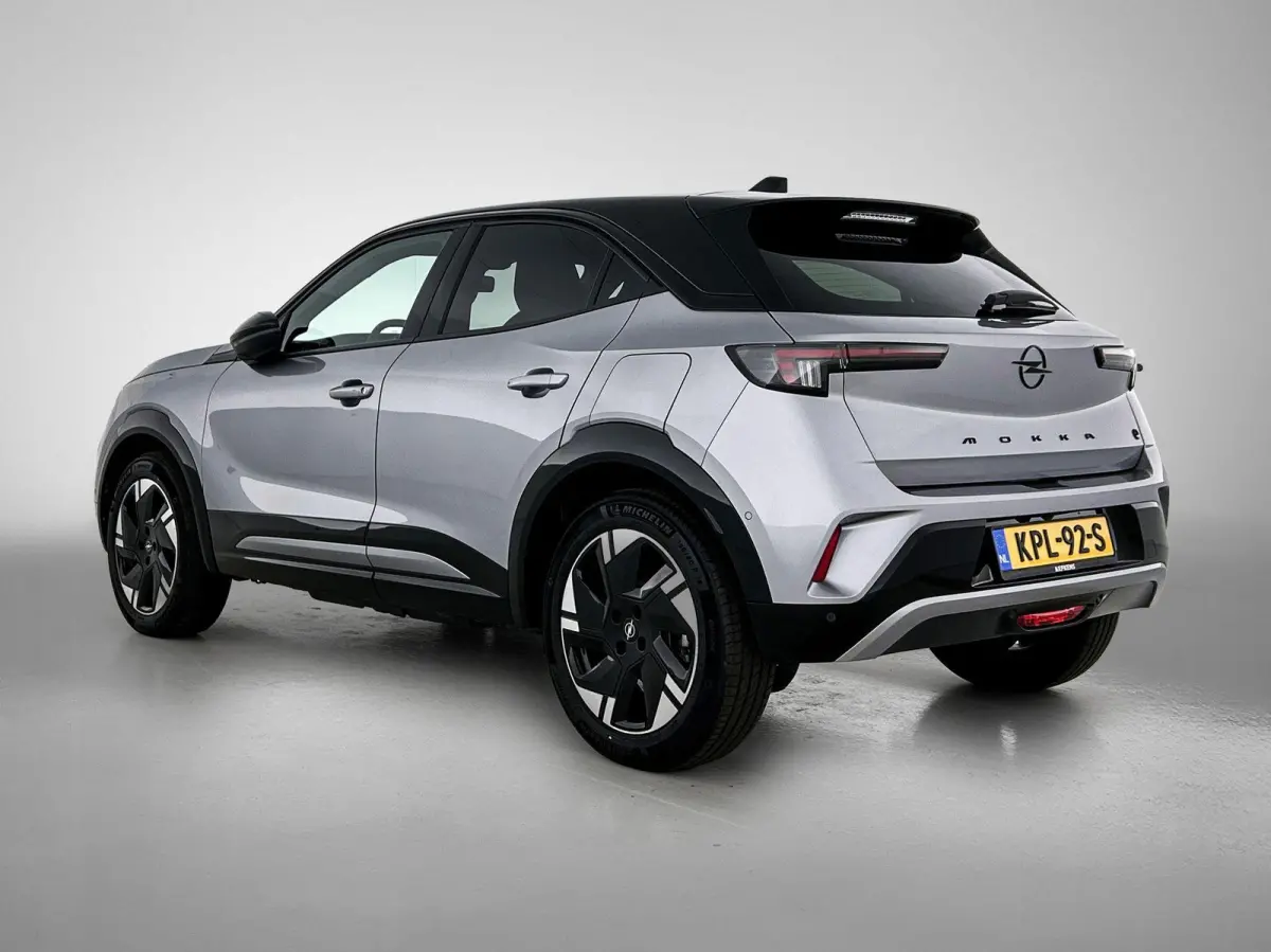 156pk GS 54 kWh Automaat | Navigatie | Climate Control | Accu 97% | Adaptieve Cruise Control | Camera | Dodehoekdetectie | LED | 17"LMV |