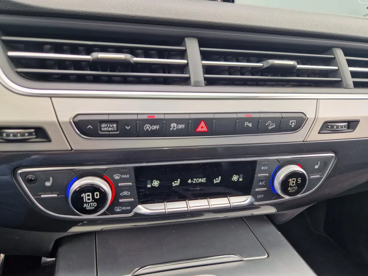 3.0 TDI Quattro 272PK Pro Line + 7p /SQ7 /Virtual /ACC /Pano