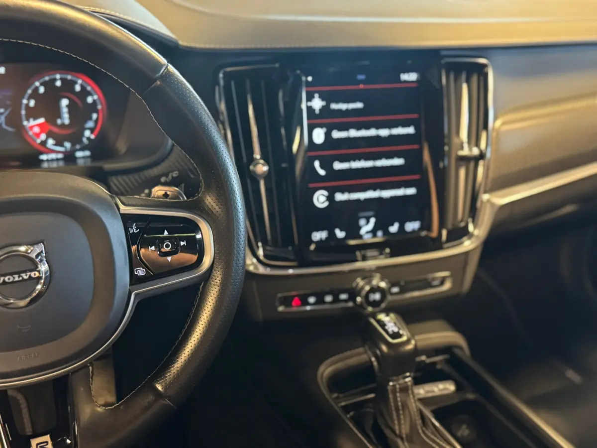 T6 Polestar l 360 camera l HUD l Luchtvering l Bowers l Memory