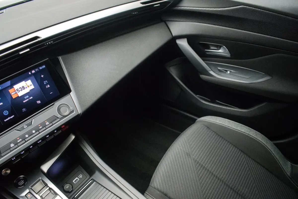 1.2 PureTech Business Edition Automaat NL-auto [ Full LED I-Cockpit Carplay Parkeersensoren Navigatie Full Map ]