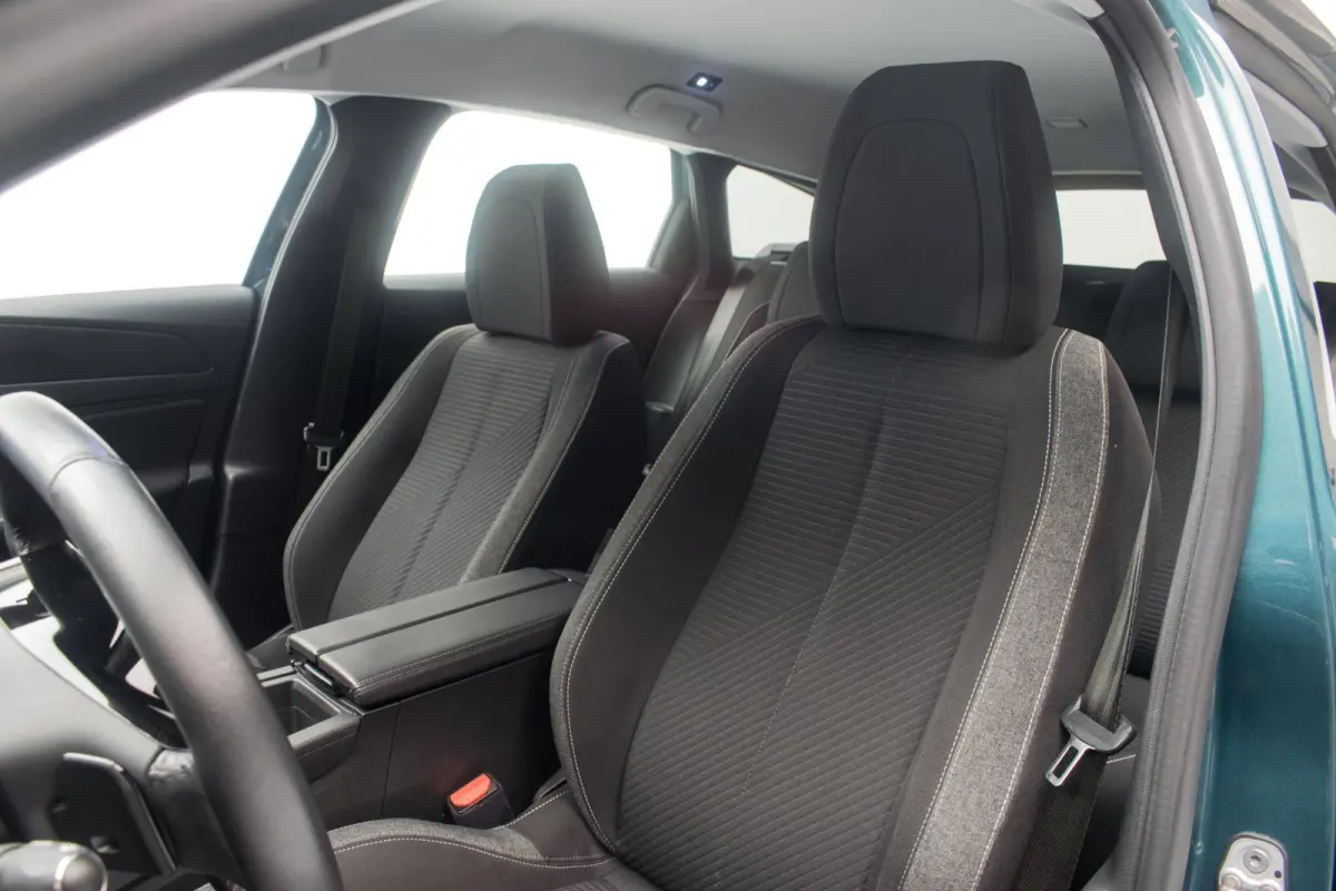 1.2 PureTech Business Edition Automaat NL-auto [ Full LED I-Cockpit Carplay Parkeersensoren Navigatie Full Map ]
