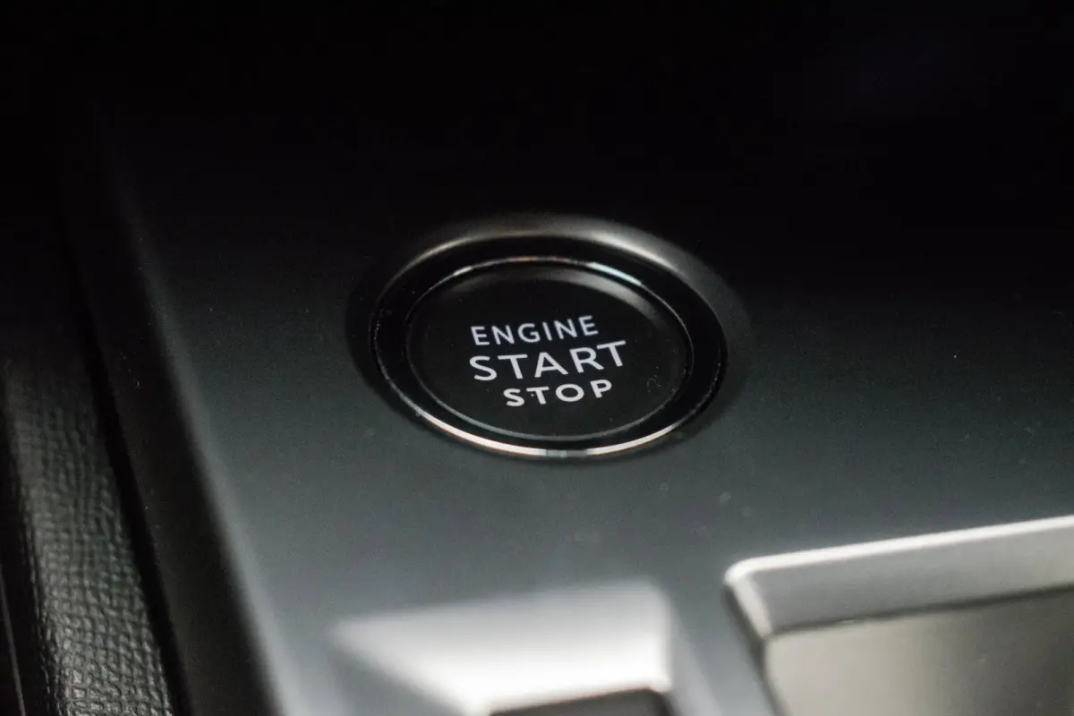 1.2 PureTech Business Edition Automaat NL-auto [ Full LED I-Cockpit Carplay Parkeersensoren Navigatie Full Map ]