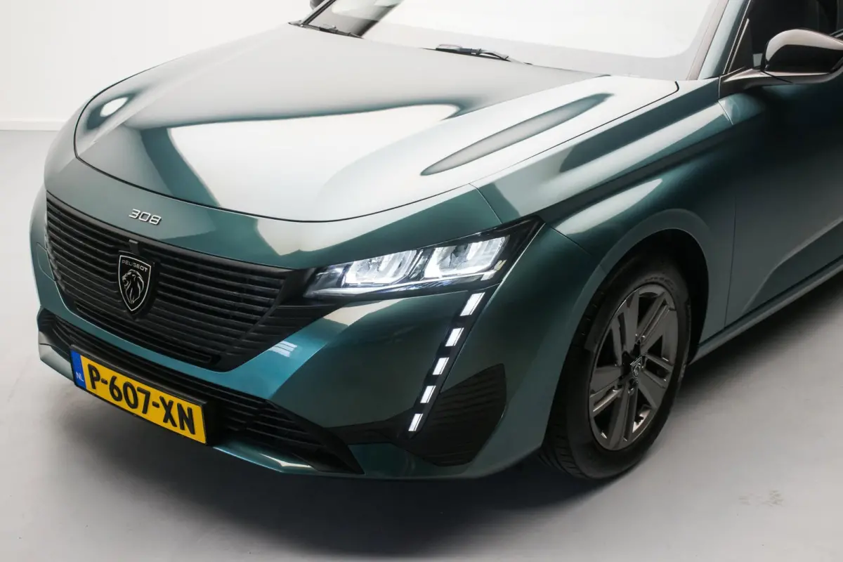 1.2 PureTech Business Edition Automaat NL-auto [ Full LED I-Cockpit Carplay Parkeersensoren Navigatie Full Map ]