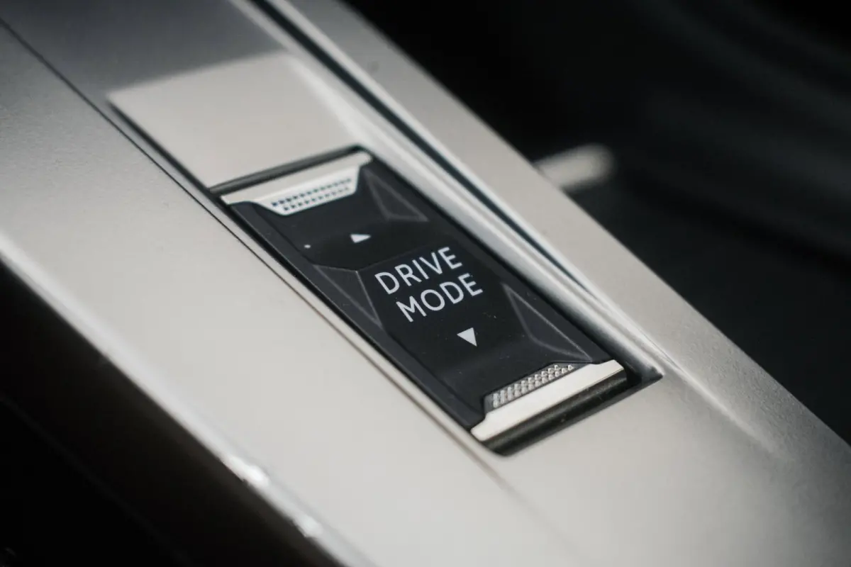 1.2 PureTech Business Edition Automaat NL-auto [ Full LED I-Cockpit Carplay Parkeersensoren Navigatie Full Map ]