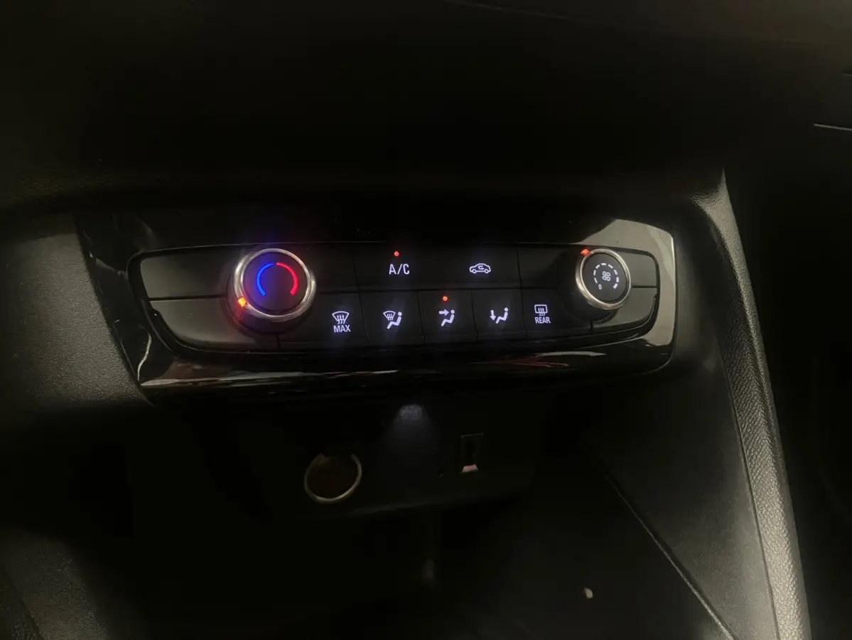 GS Line 1.2 Turbo 102pk |Apple Carplay | Navigatie | LED | Airco | NAP |
