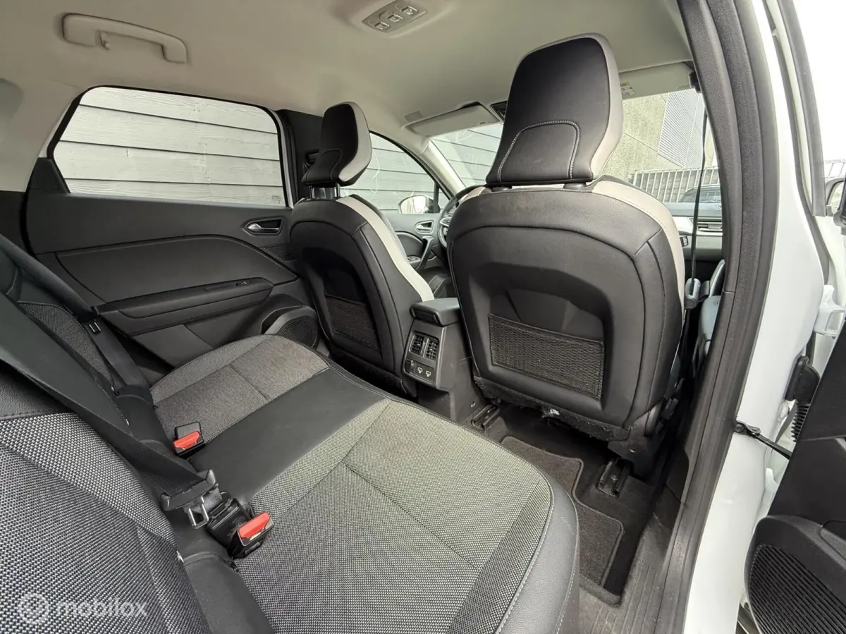 1.6 E-Tech Plug-in Hybrid 160 Intens Black Pack