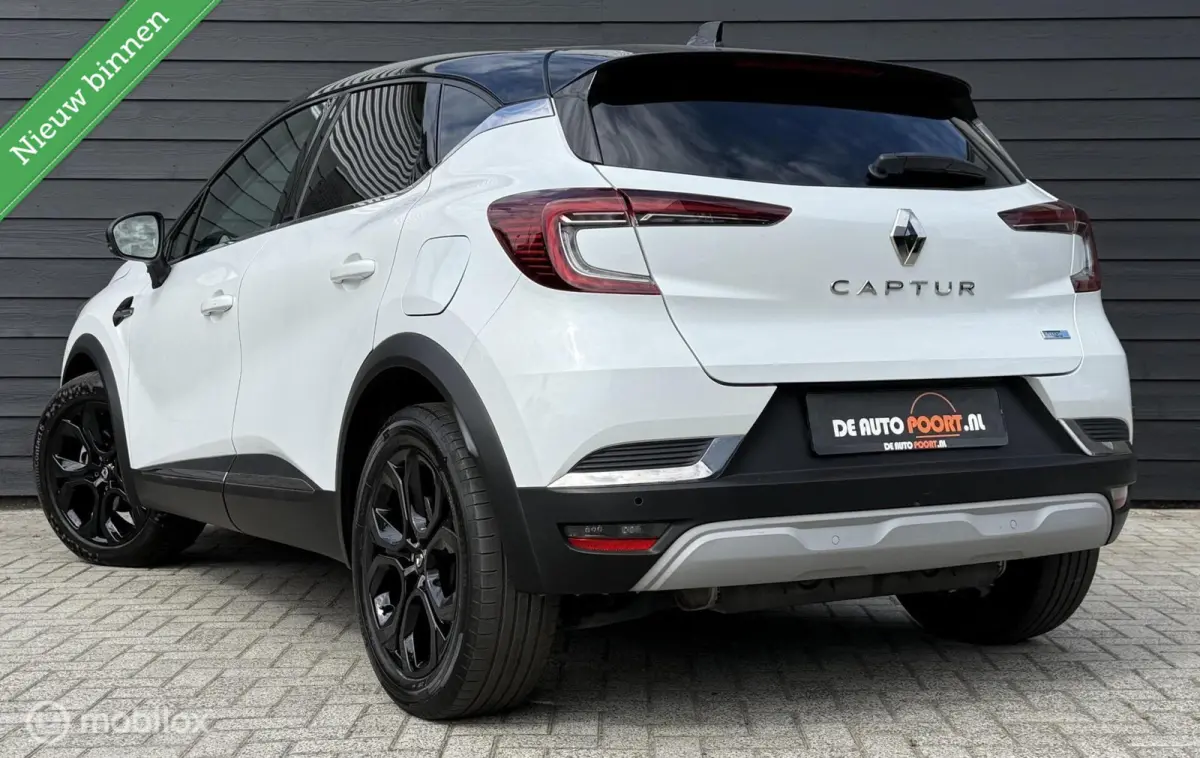 1.6 E-Tech Plug-in Hybrid 160 Intens Black Pack