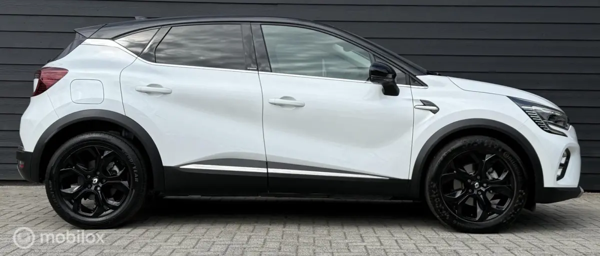 1.6 E-Tech Plug-in Hybrid 160 Intens Black Pack