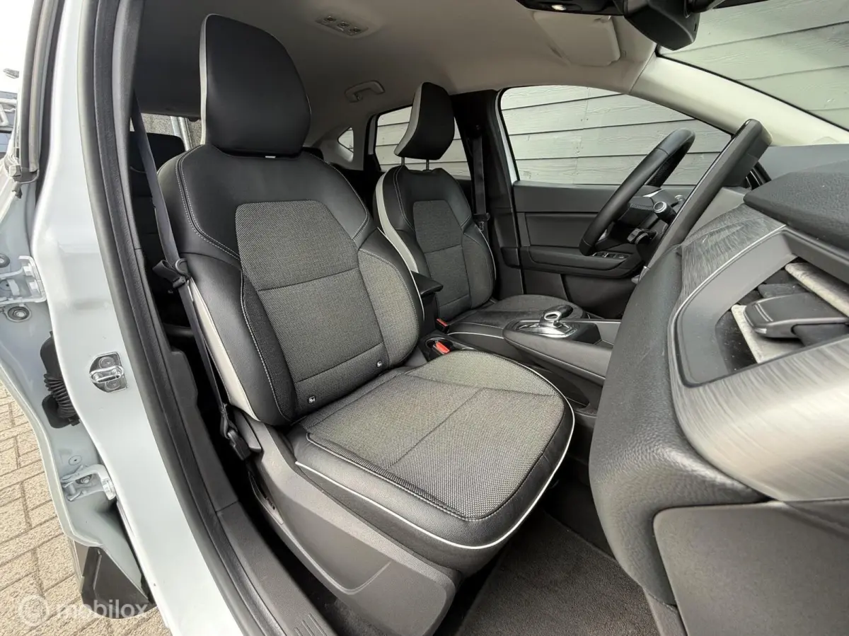 1.6 E-Tech Plug-in Hybrid 160 Intens Black Pack