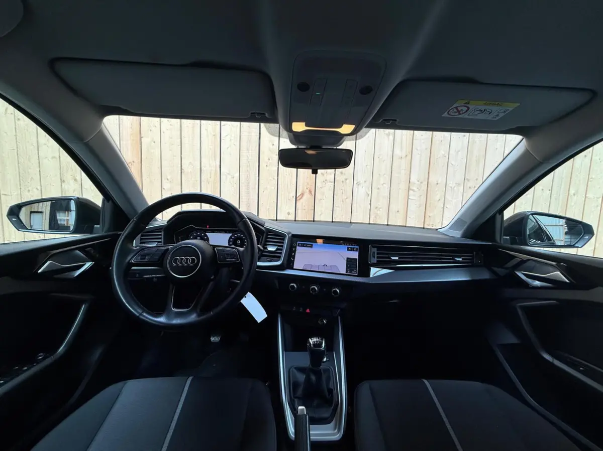 25 TFSI Pro Line Apple CarPlay/Android Auto | Airconditioning | Bluetooth telefoonverbinding | Cruise control | Lichtmetalen velgen | Navigatiesysteem | Sportstuur