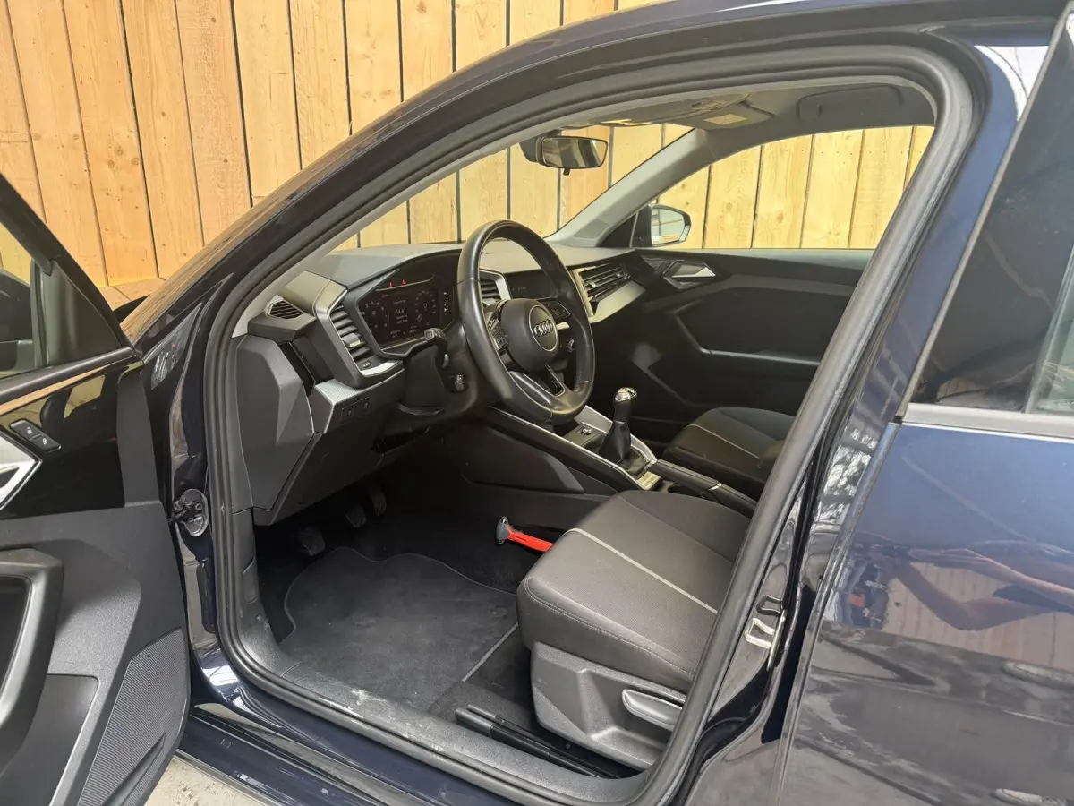 25 TFSI Pro Line Apple CarPlay/Android Auto | Airconditioning | Bluetooth telefoonverbinding | Cruise control | Lichtmetalen velgen | Navigatiesysteem | Sportstuur