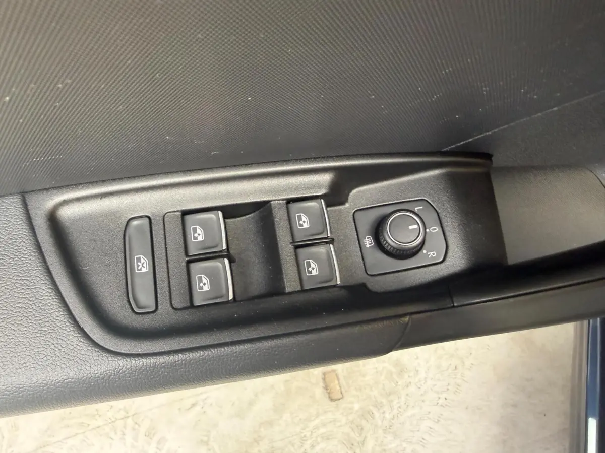 25 TFSI Pro Line Apple CarPlay/Android Auto | Airconditioning | Bluetooth telefoonverbinding | Cruise control | Lichtmetalen velgen | Navigatiesysteem | Sportstuur