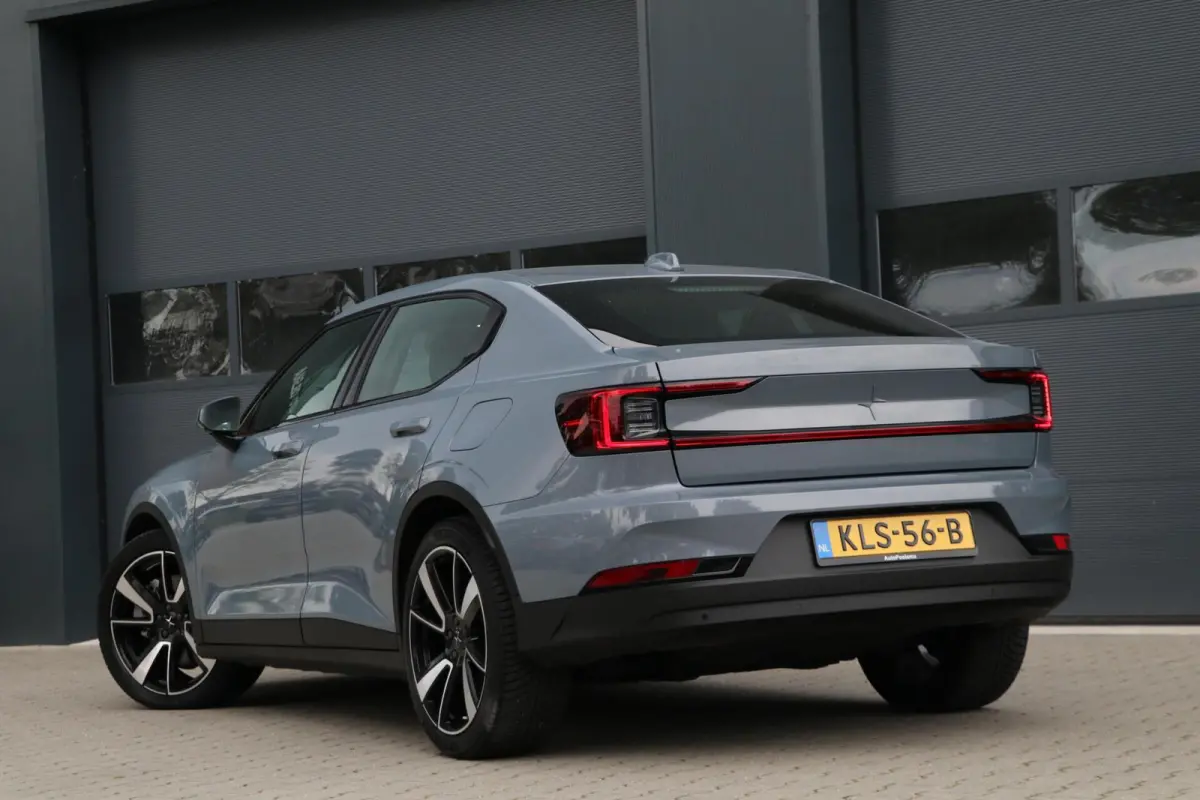 Standard Range Single Motor 63kWh AppleCarplay Memory Sportzetels Camera Lmv Led 39000KM BJ2023