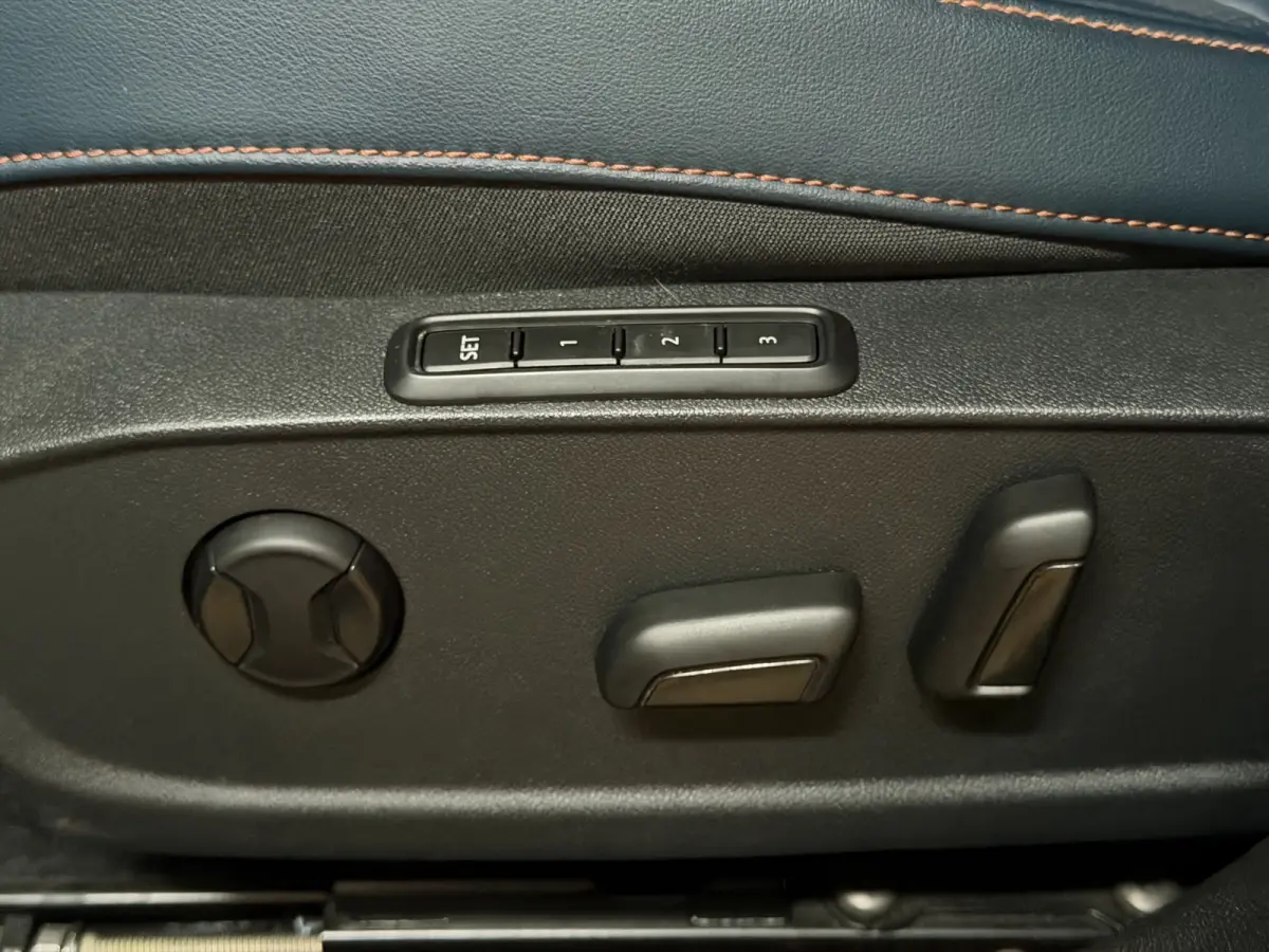 1.4 e-Hybrid VZ Copper|Petrol Blue Matt|Memory|Leder