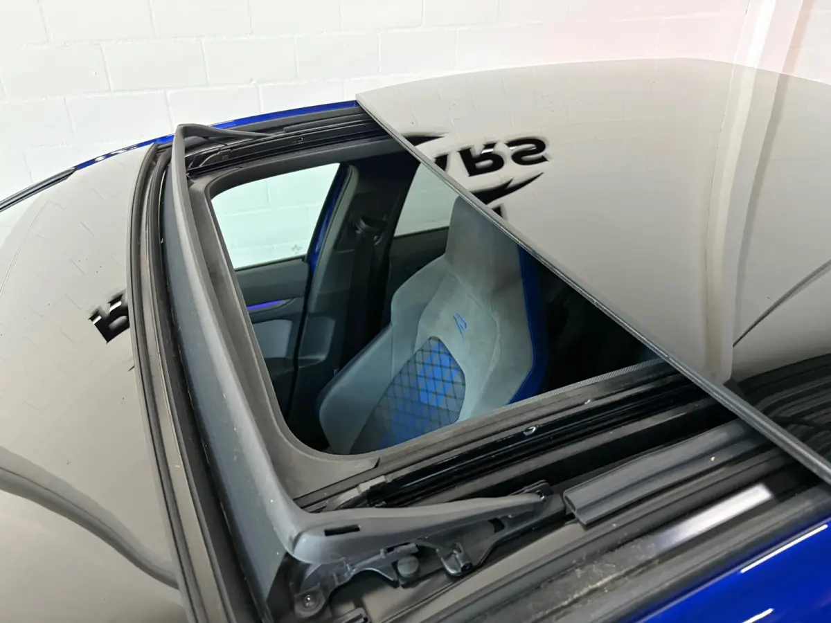 2.0 TSI R 4Motion, Pano, Akra, HK Audio, HUD