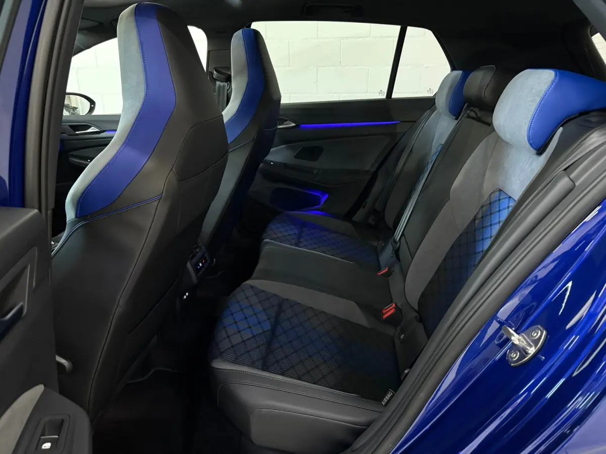 2.0 TSI R 4Motion, Pano, Akra, HK Audio, HUD