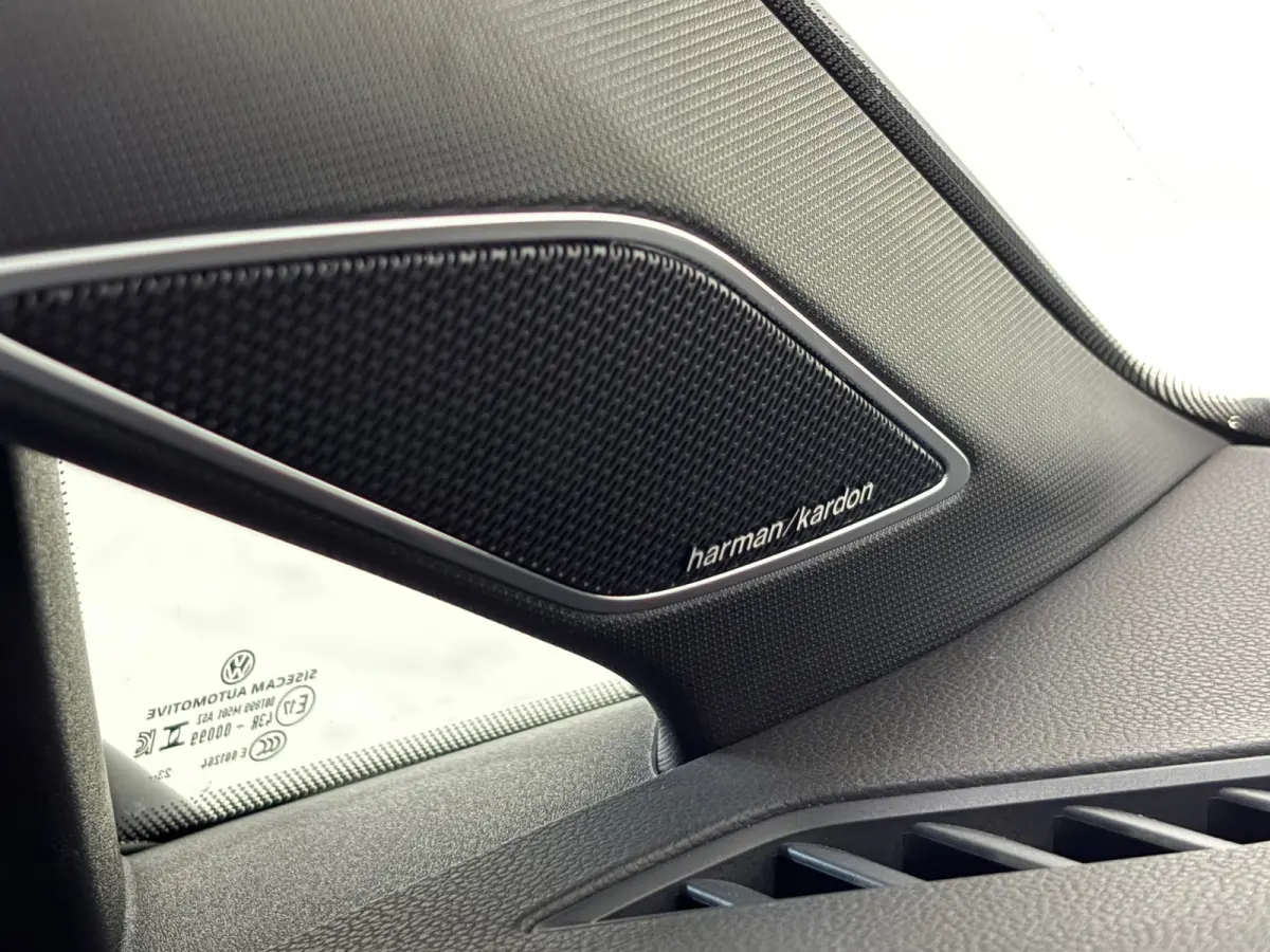 2.0 TSI R 4Motion, Pano, Akra, HK Audio, HUD