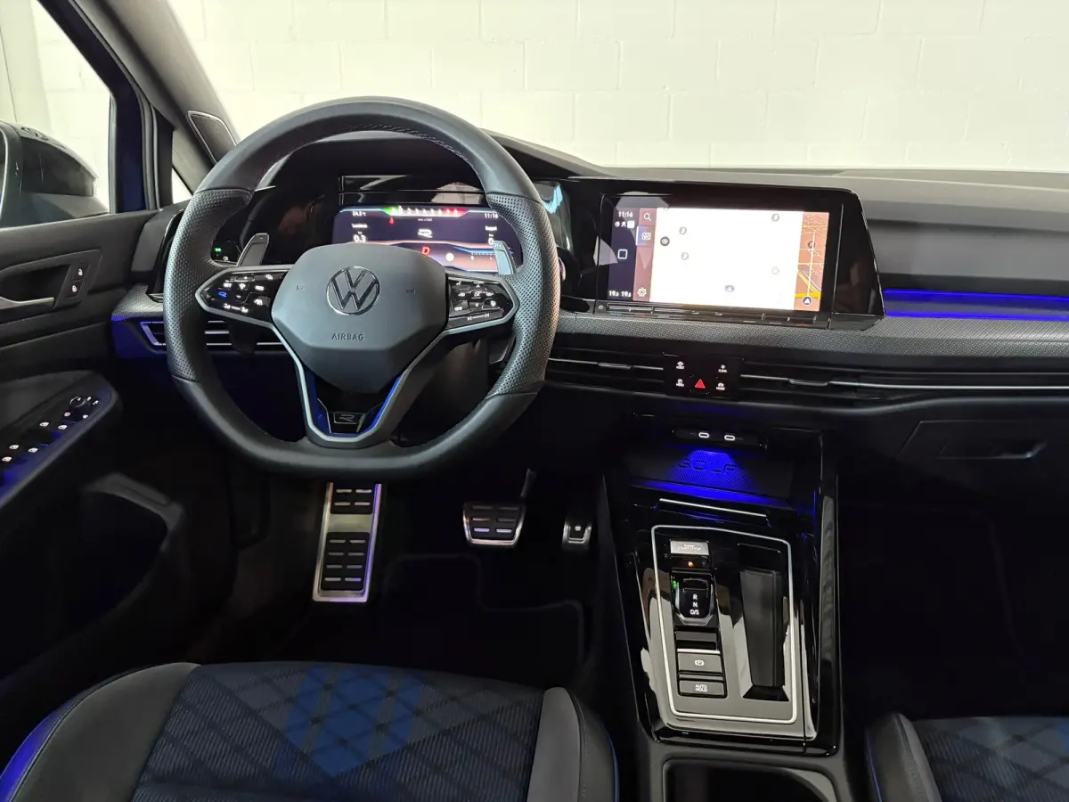 2.0 TSI R 4Motion, Pano, Akra, HK Audio, HUD
