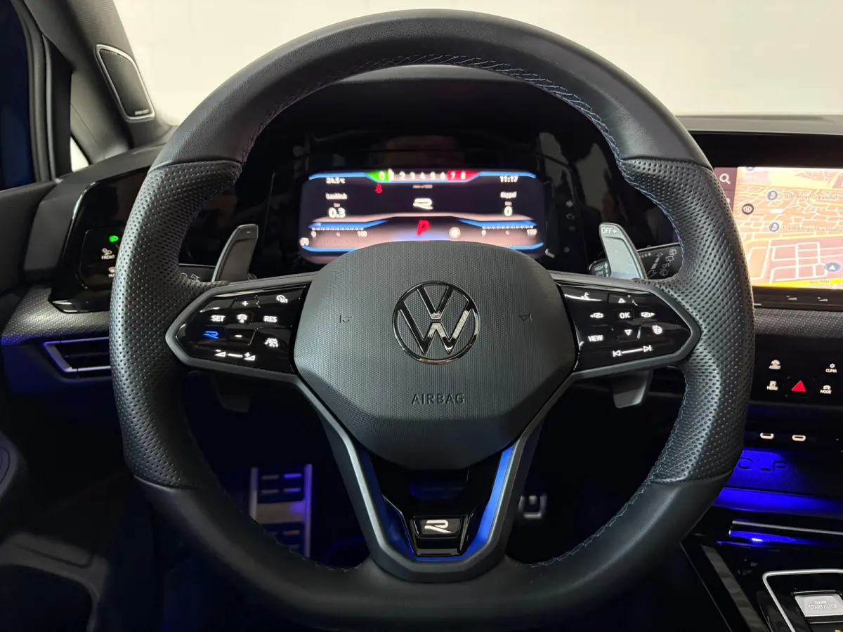 2.0 TSI R 4Motion, Pano, Akra, HK Audio, HUD