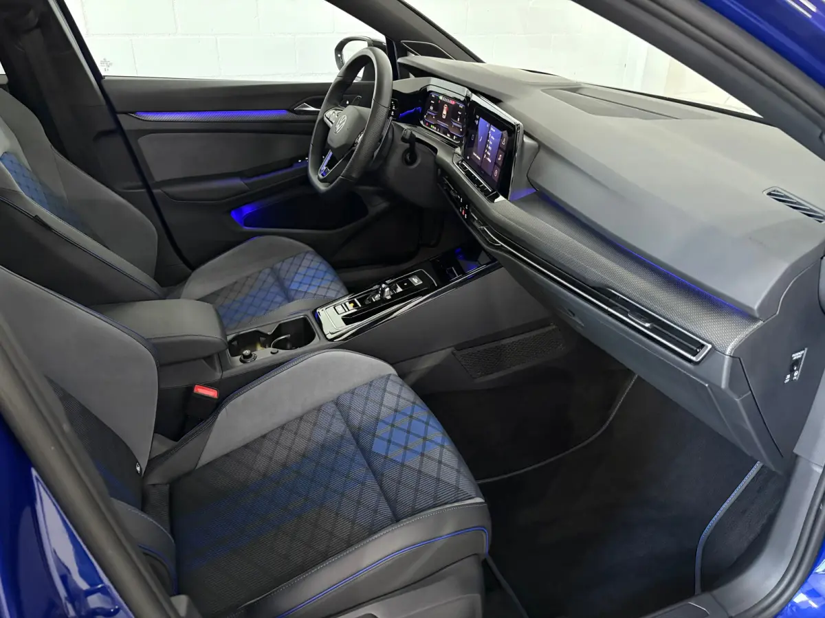 2.0 TSI R 4Motion, Pano, Akra, HK Audio, HUD