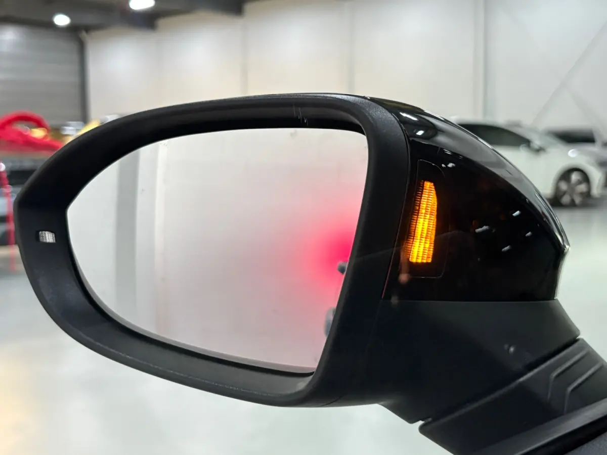 2.0 TSI R 4Motion, Pano, Akra, HK Audio, HUD
