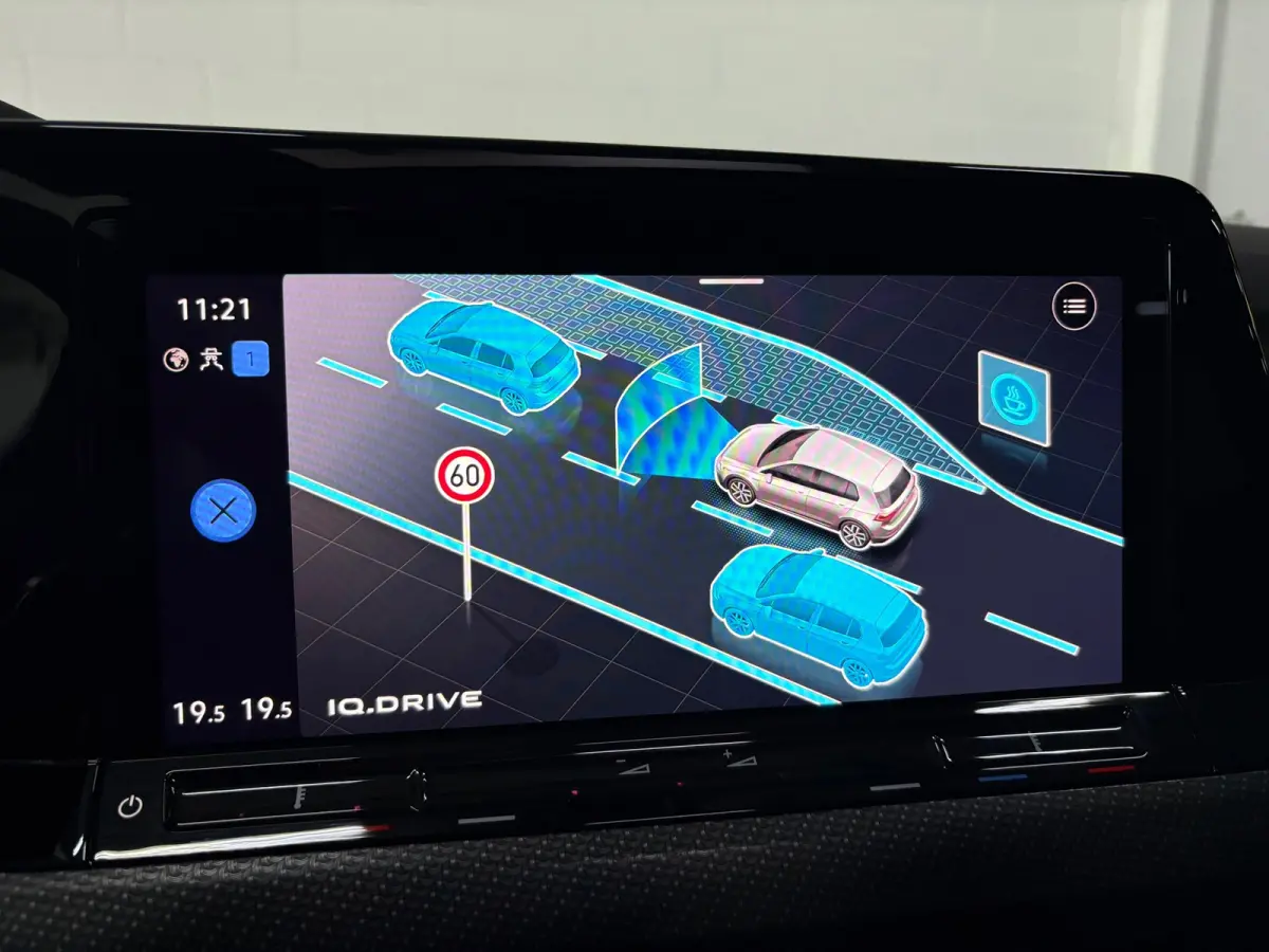 2.0 TSI R 4Motion, Pano, Akra, HK Audio, HUD