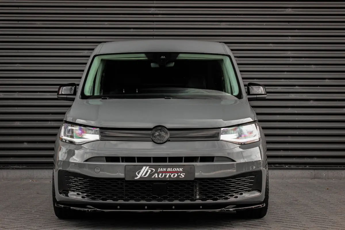 2.0 TDI 122PK DSG JB-EDITION / MAXTRON / SIDE- BARS / VERLAGING / ELEK- PAKKET / PDC / CAMERA / BLACK OPS