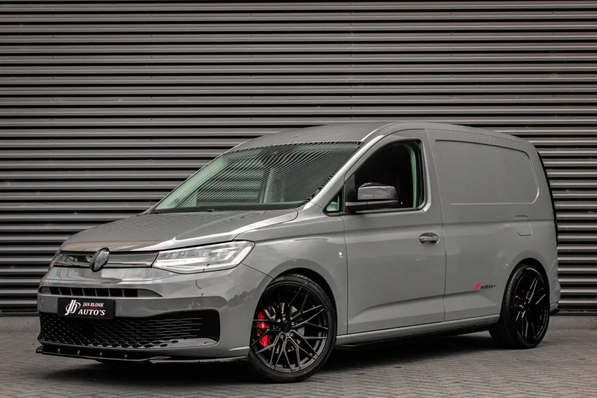 2.0 TDI 122PK DSG JB-EDITION / MAXTRON / SIDE- BARS / VERLAGING / ELEK- PAKKET / PDC / CAMERA / BLACK OPS