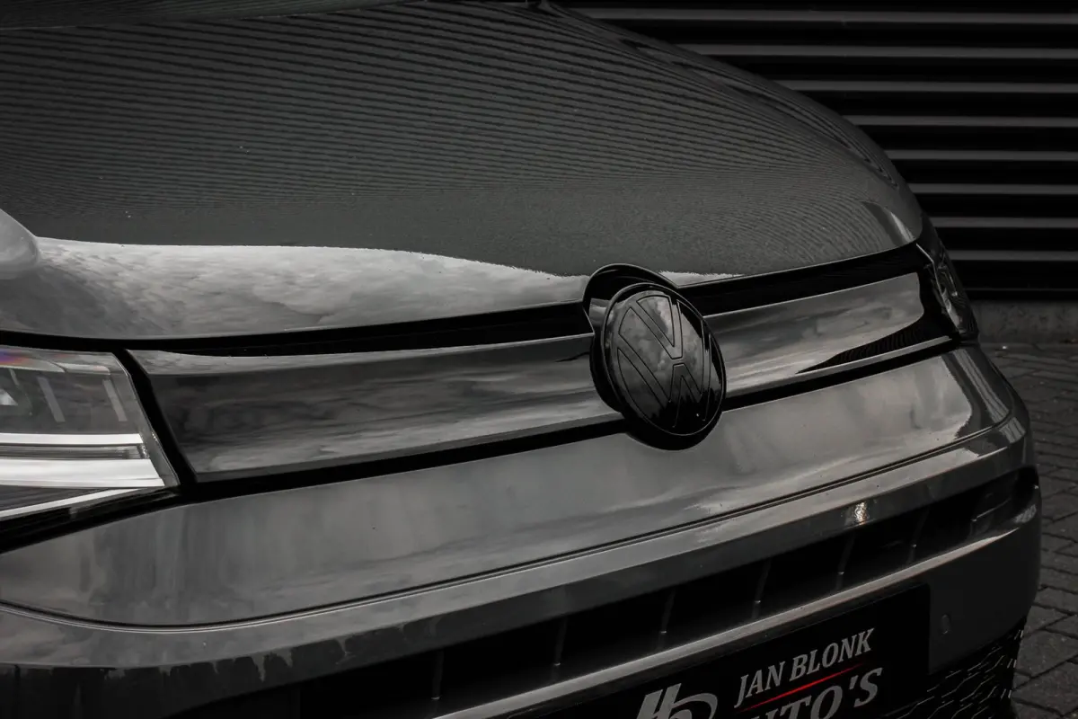 2.0 TDI 122PK DSG JB-EDITION / MAXTRON / SIDE- BARS / VERLAGING / ELEK- PAKKET / PDC / CAMERA / BLACK OPS