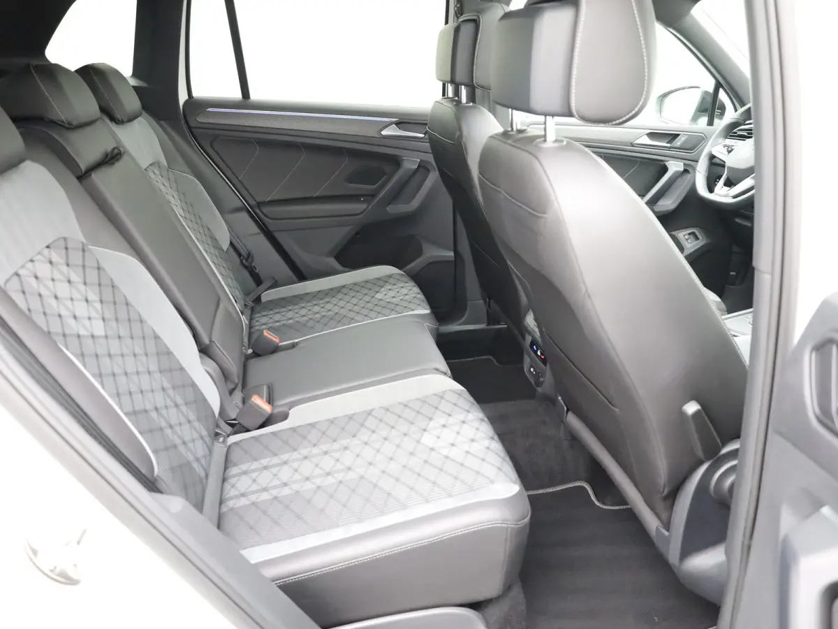 1.4 TSI eHybrid R-Line Business+ | 360 Camera | Panodak | 20'' | Keyless | Prijs Rijklaar!!