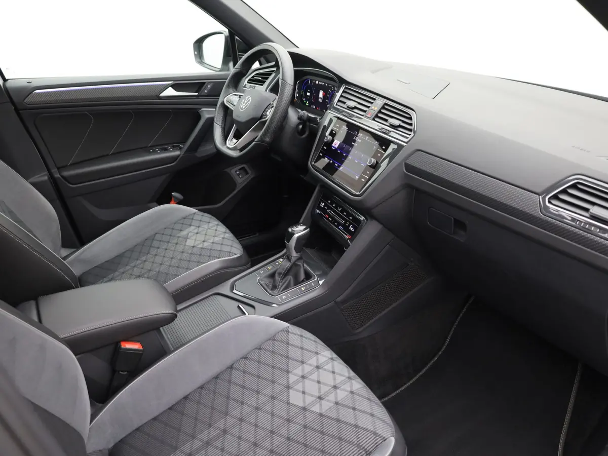 1.4 TSI eHybrid R-Line Business+ | 360 Camera | Panodak | 20'' | Keyless | Prijs Rijklaar!!