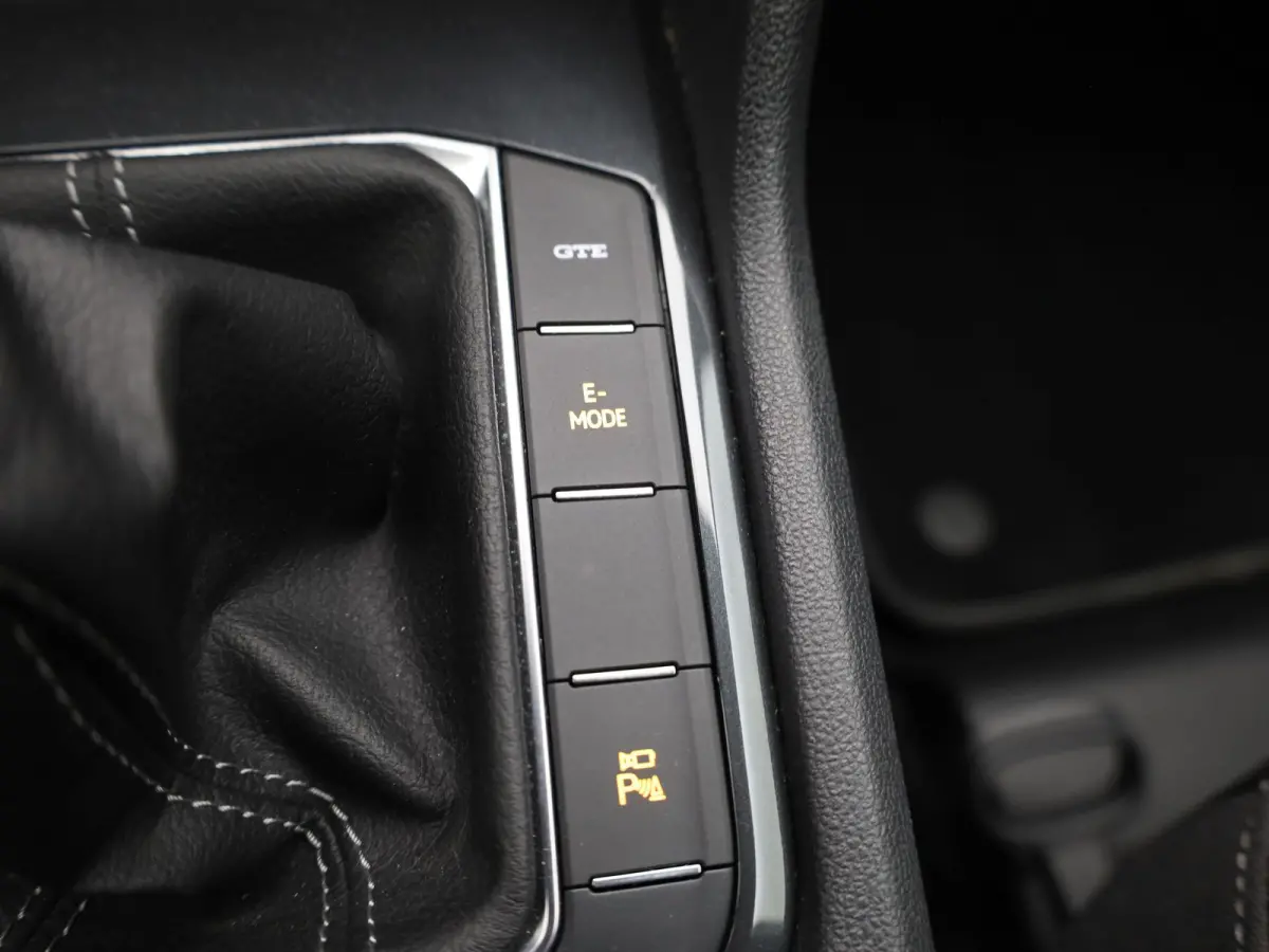 1.4 TSI eHybrid R-Line Business+ | 360 Camera | Panodak | 20'' | Keyless | Prijs Rijklaar!!